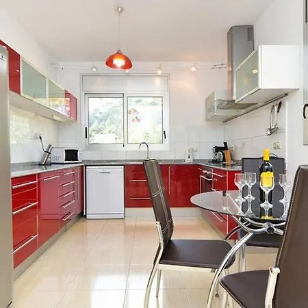 Holiday Home *